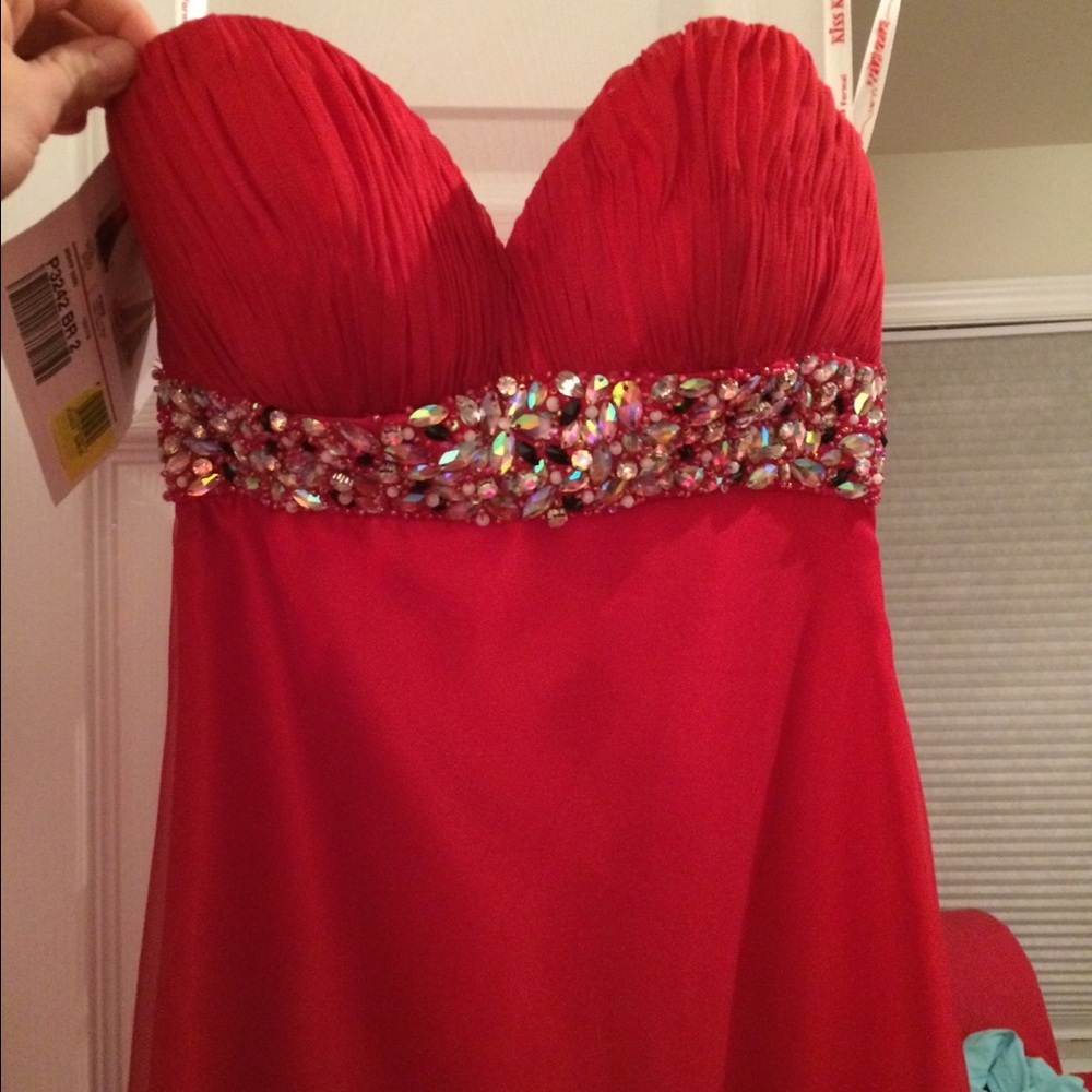 Stunning Red ombré Formal dress - Picture 2 of 4